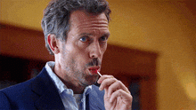 gregory-house-house-md7aeb530e9b881592.gif