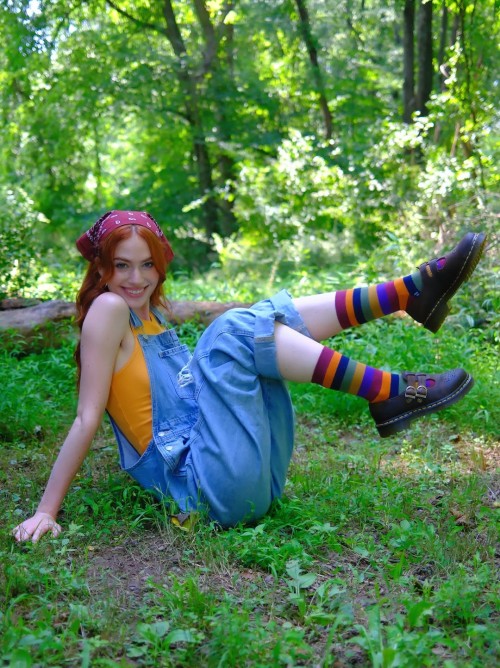 hello-i-designed-my-dreammmm-socks-with-doublesoul--i-couldnt-be-happier-with-how-they-tur82eab980fa79e559.jpg