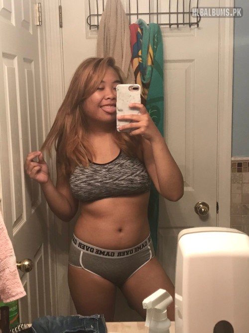 hlbalbums.pk-lauren-paclar397540b5657174c5b13.jpg
