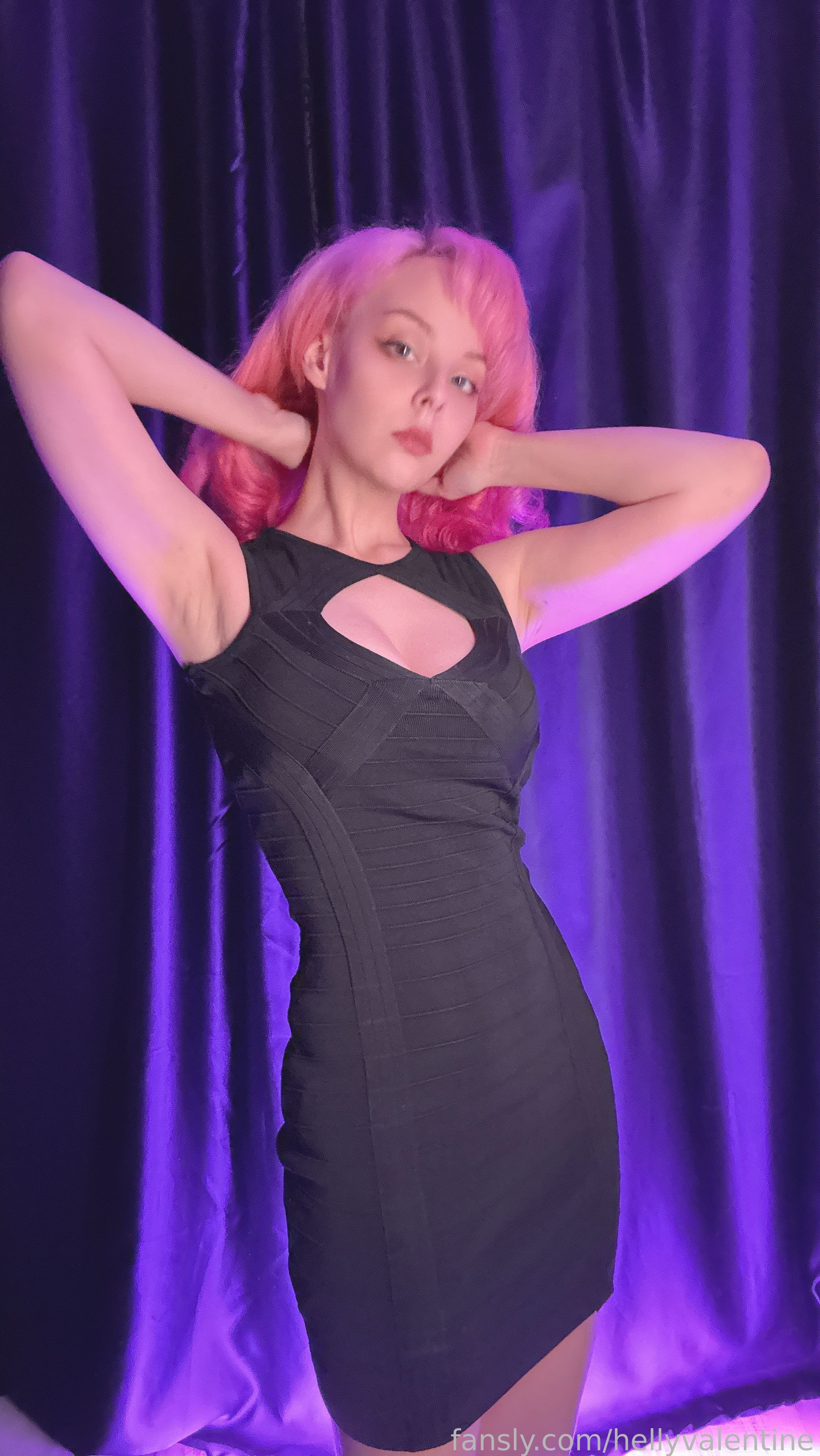 2024.11.29 black dress  (15).png