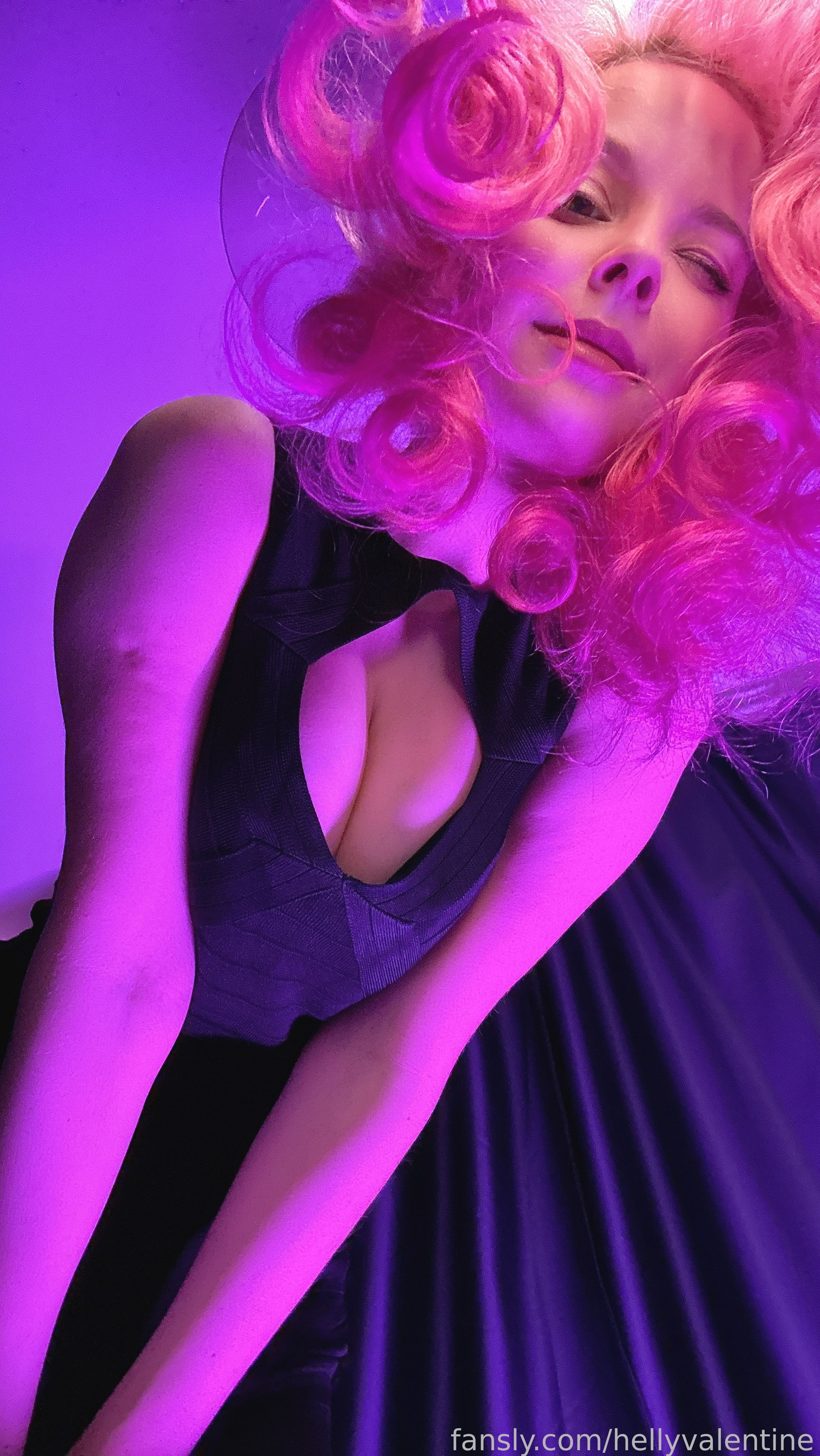 2024.11.29 black dress  (17).png