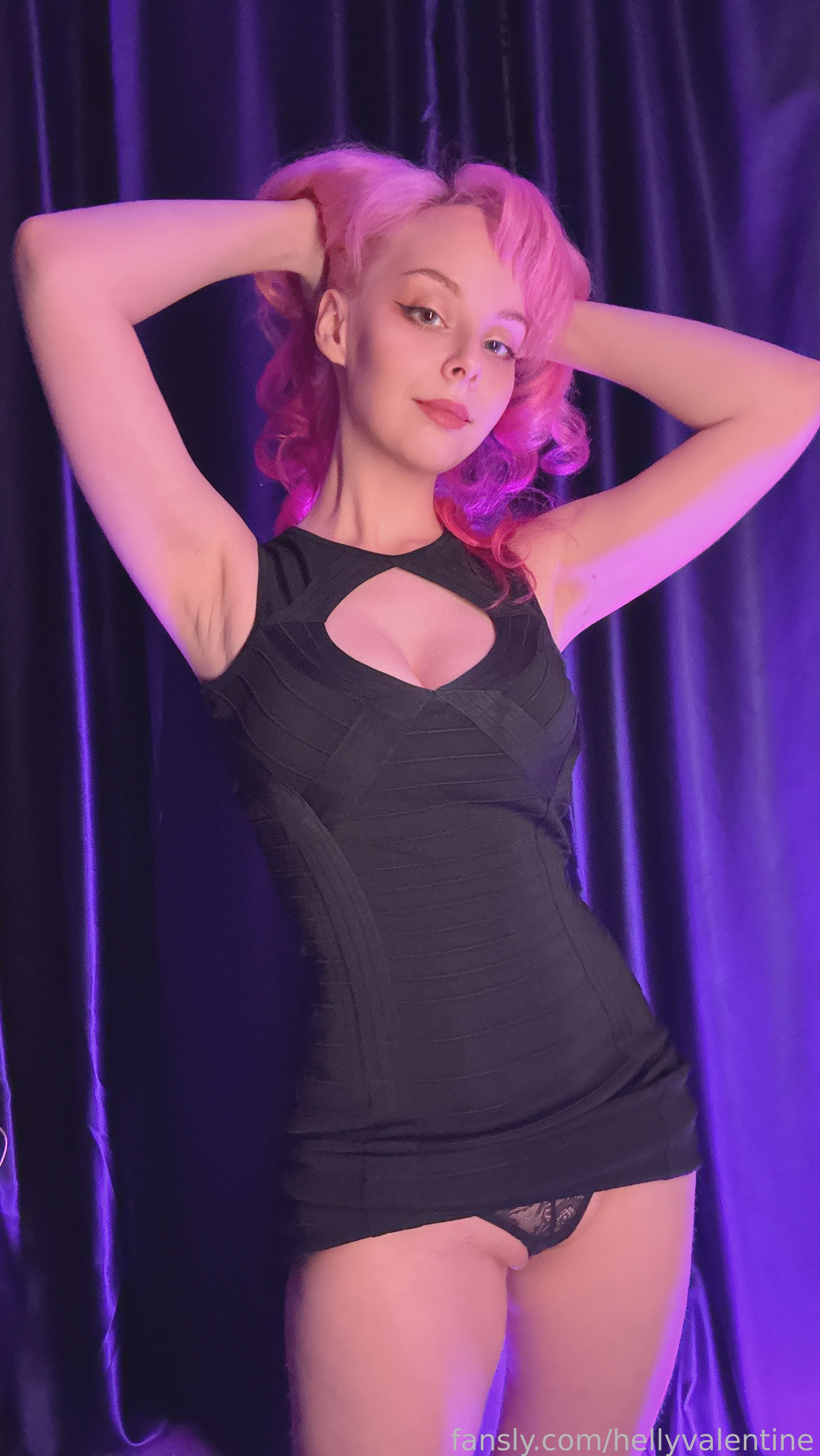 2024.11.29 black dress  (6).png