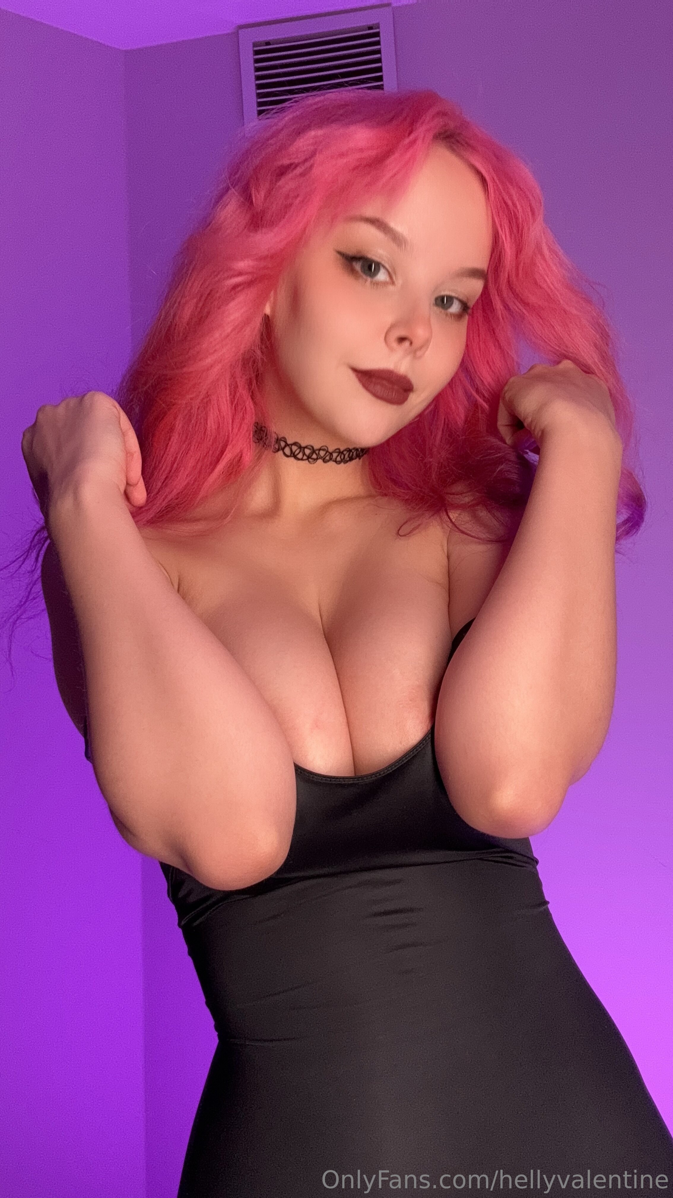 2025.01.17 black bodysuit 6.jpg