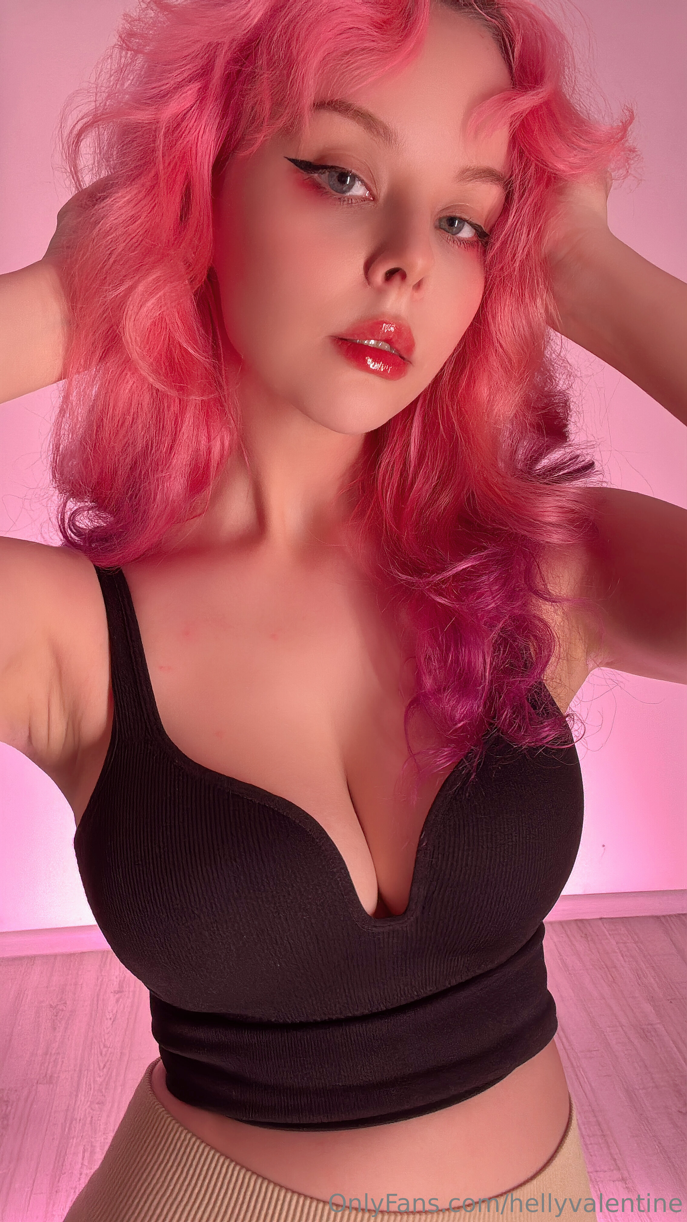 2025.02.13 tight workout outfit 18.jpg