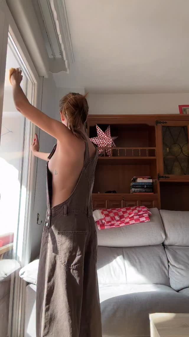 DOWNBLOUSE, TRASPARENT, NIPSLIPS ON YOUTUBE (BUSY or CLEANING) 🍹👌🏽🤩
