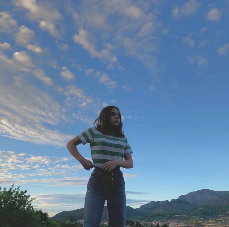 Dafne Keen R215.jpeg