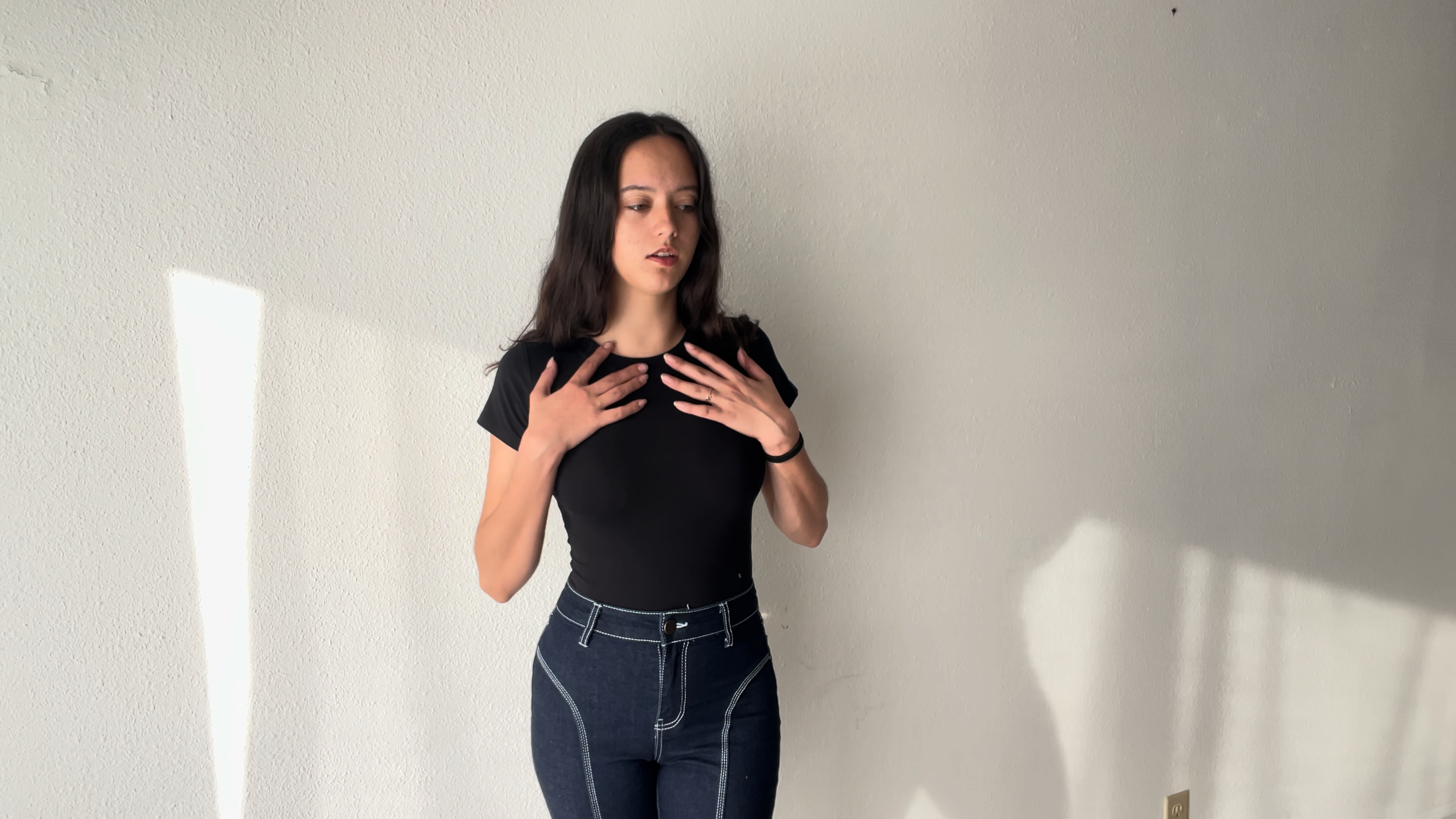 FINDING THE BEST BLACK TOP ON FASHION NOVA! (1).jpeg