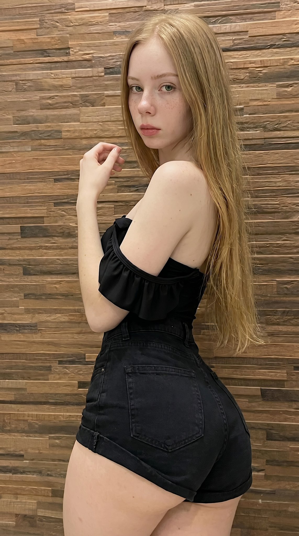 HKzvj99XAAAZh99.jpg
