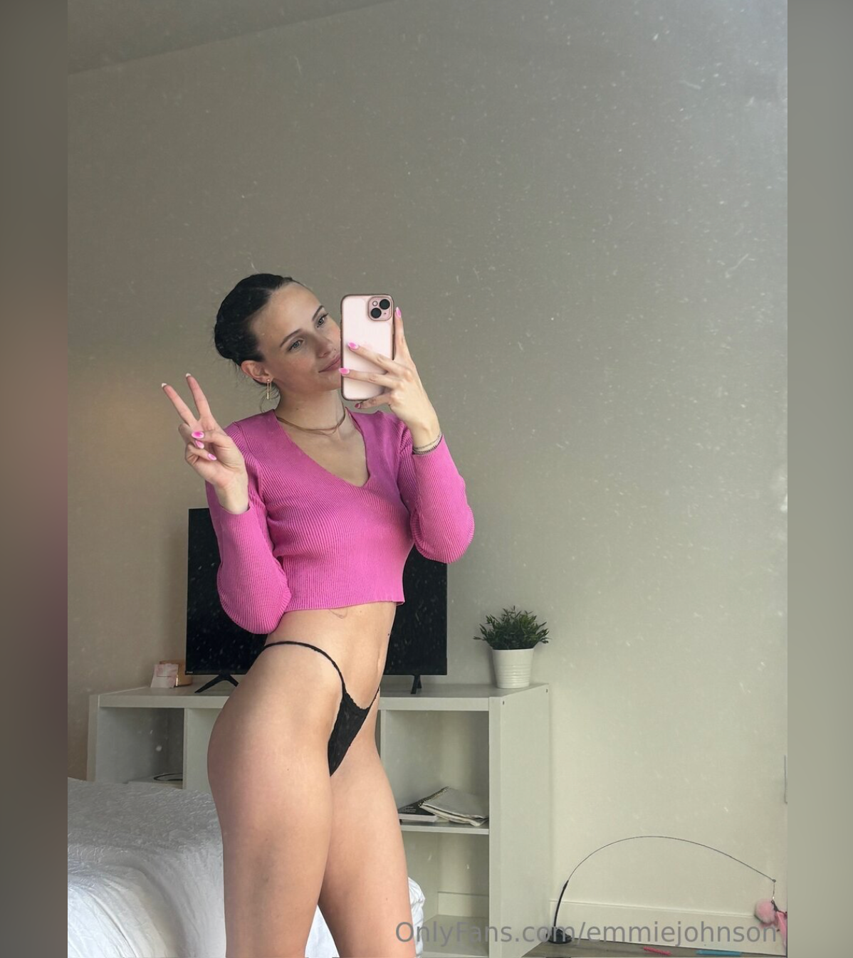 ImagesGirl_3.png