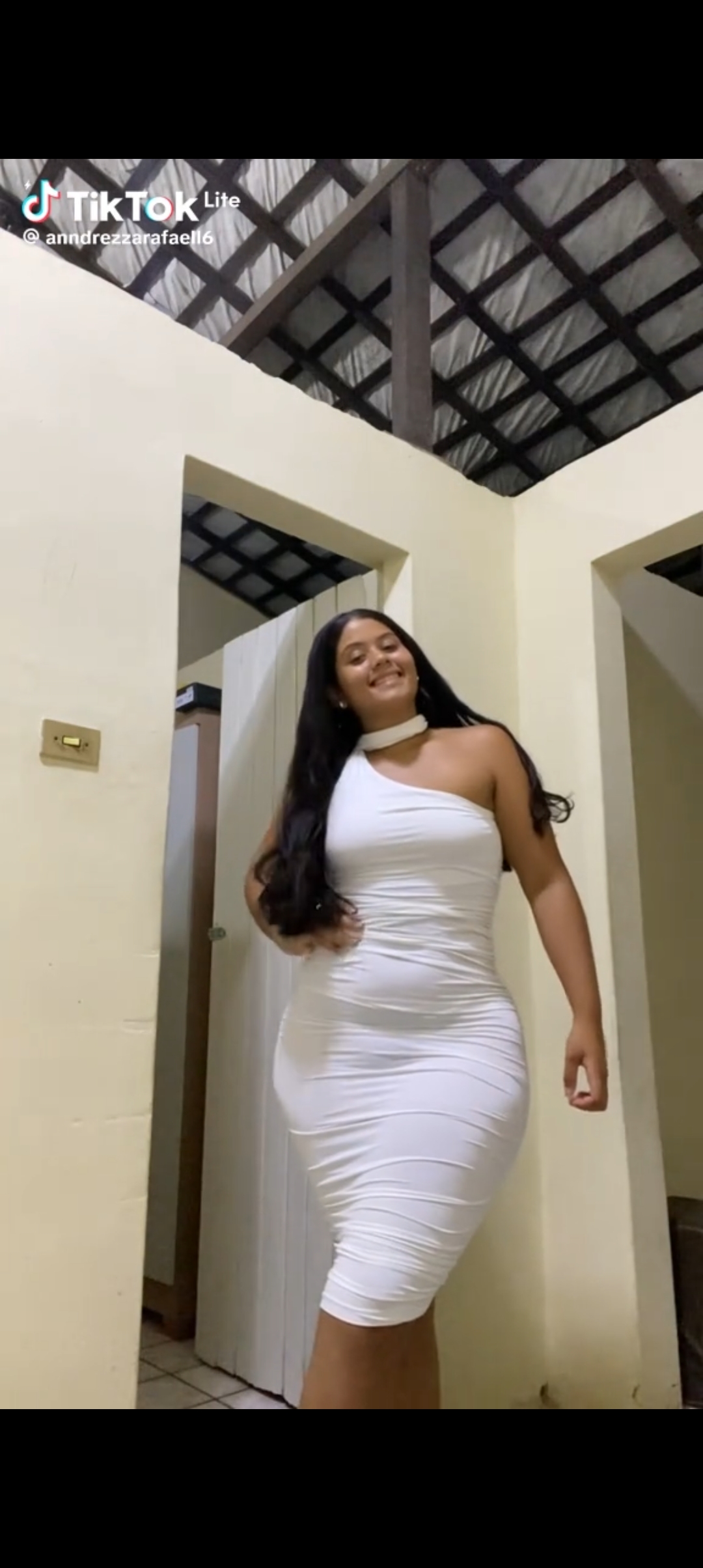 Screenshot_20260403_230343_Video Player.jpg