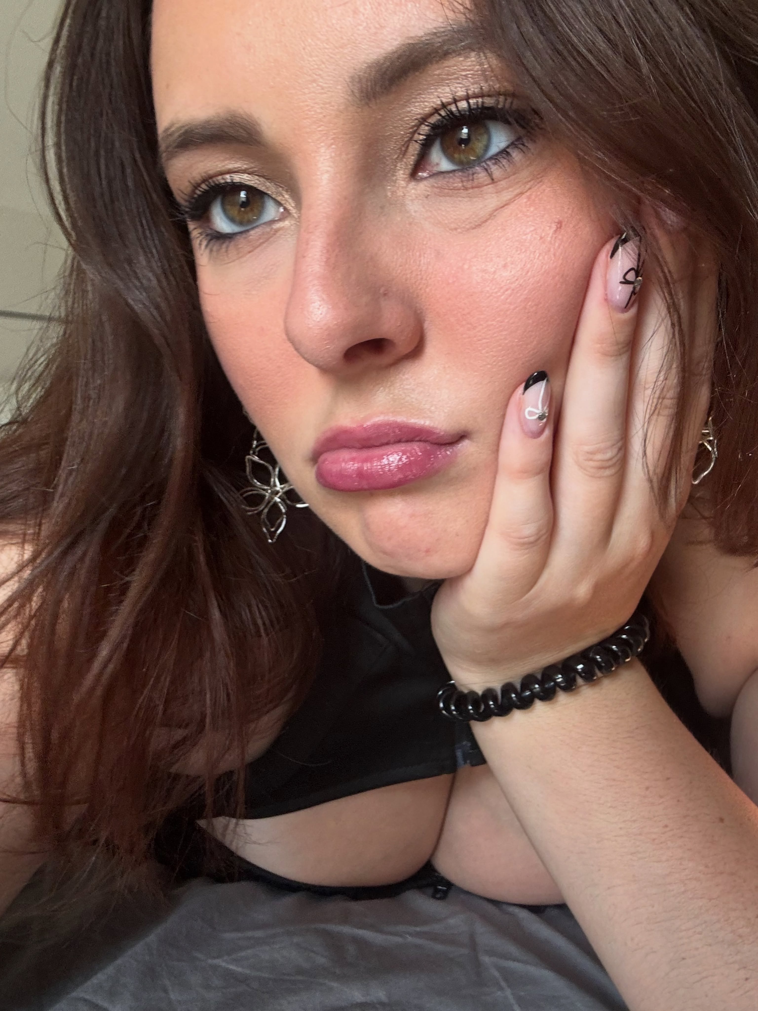 This back pain is chronic, but these tiddies are iconic.In honor of national big boobs day… I wi(5).jpg