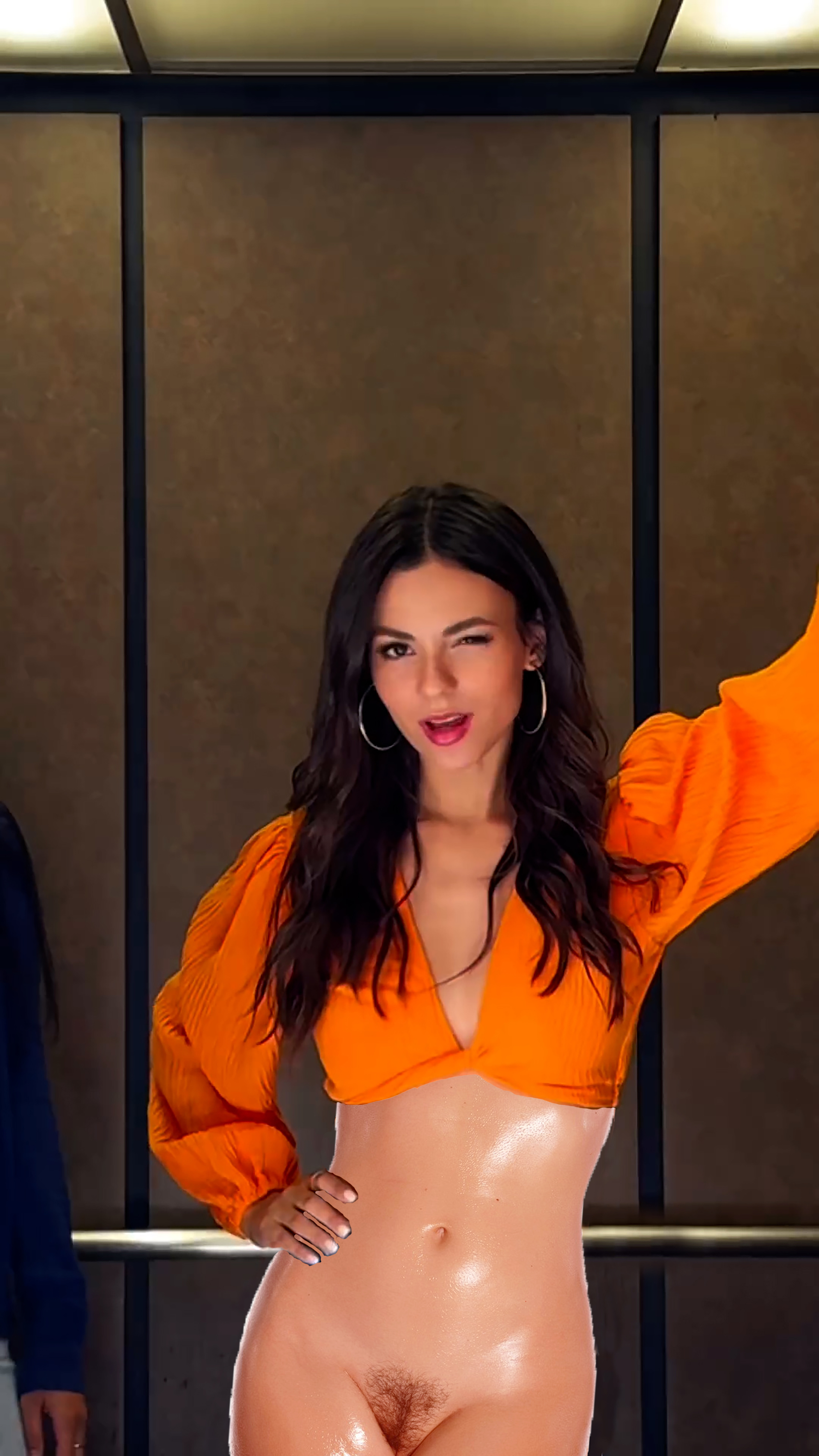 Victoria Justice Hot 333.jpg