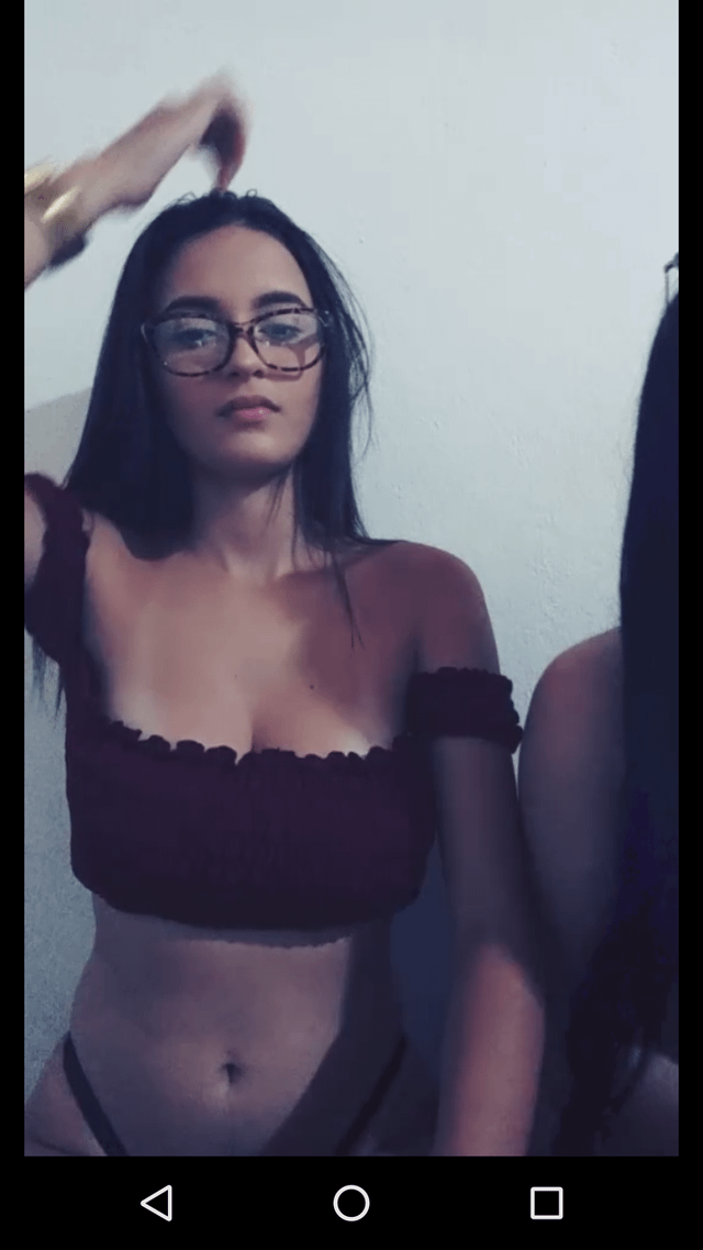 alguém-tem-ou-sabe-o-nome-v0-v97ra2dd32q71.png