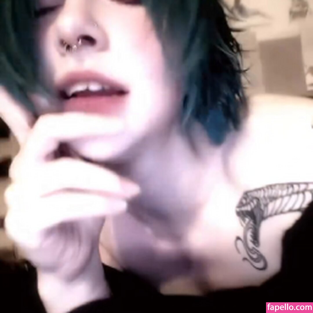 bonjovie_jabami_pastrami / Bella