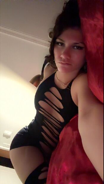 ciggybae-1_0162_s.jpg