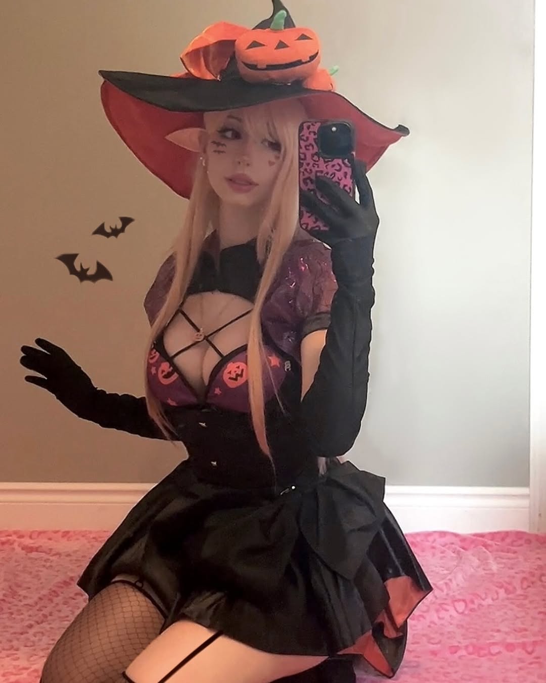 happy halloween 🎃🖤 what are your plans for today i will be doing homework all night 🙂_↕️🤚—-t.jpg