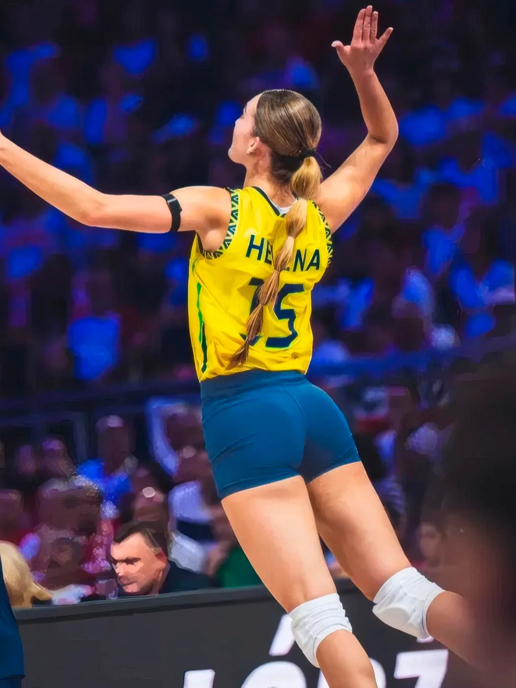 helena-wenk-v0-85kxdbeigpog1.webp