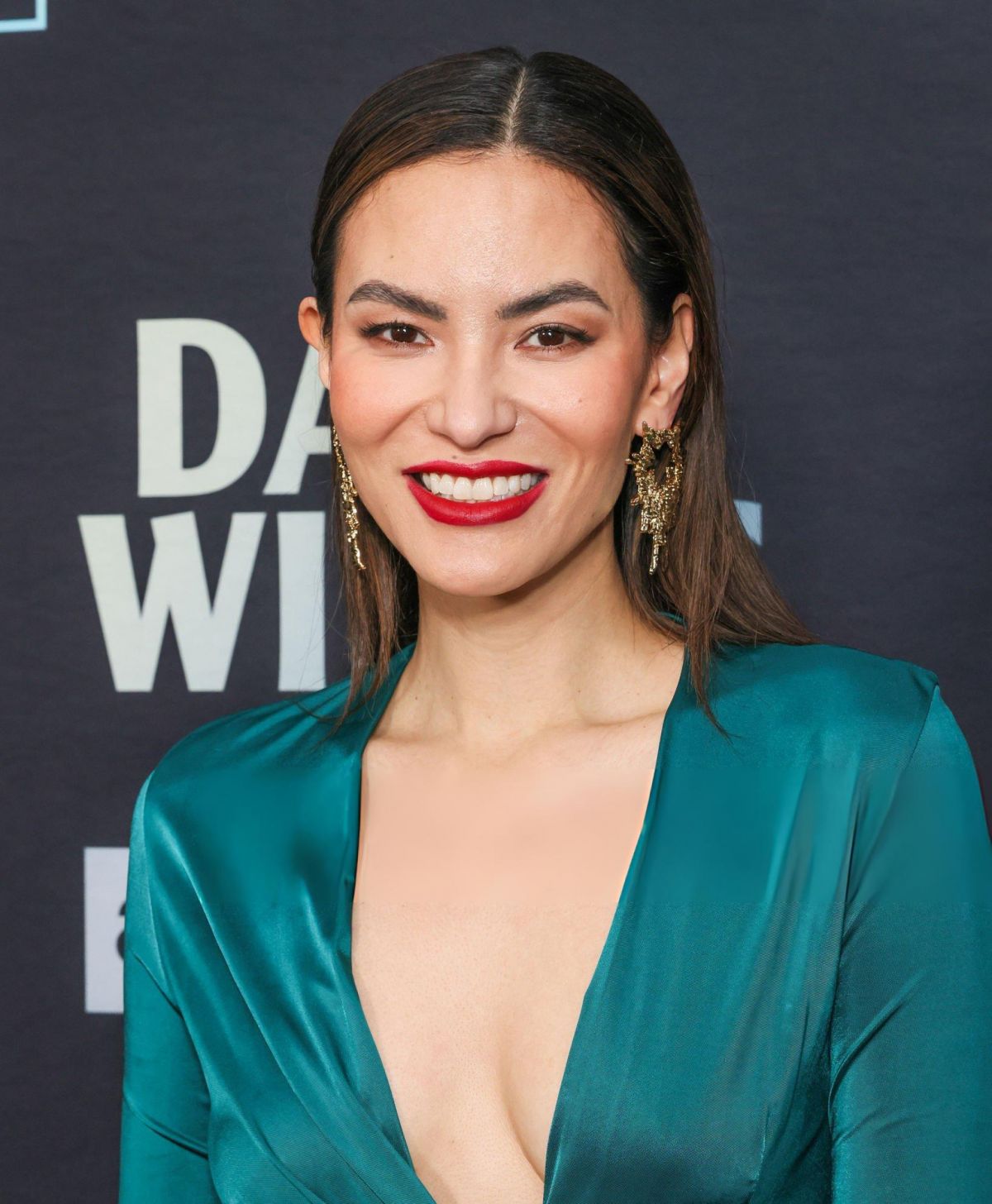 jessica-matten-at-dark-winds-season-4-premiere-at-harmony-gold-in-los-angeles-02-10-2026-5.jpg