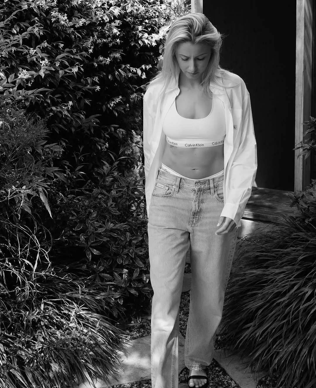 leah-williamson-english-footballer-v0-pijrih8v5osg1.webp