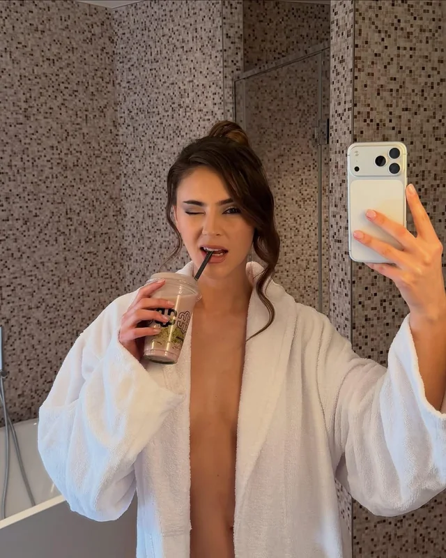 stefanie-giesinger-v0-7bjxw8zcj2og1.webp