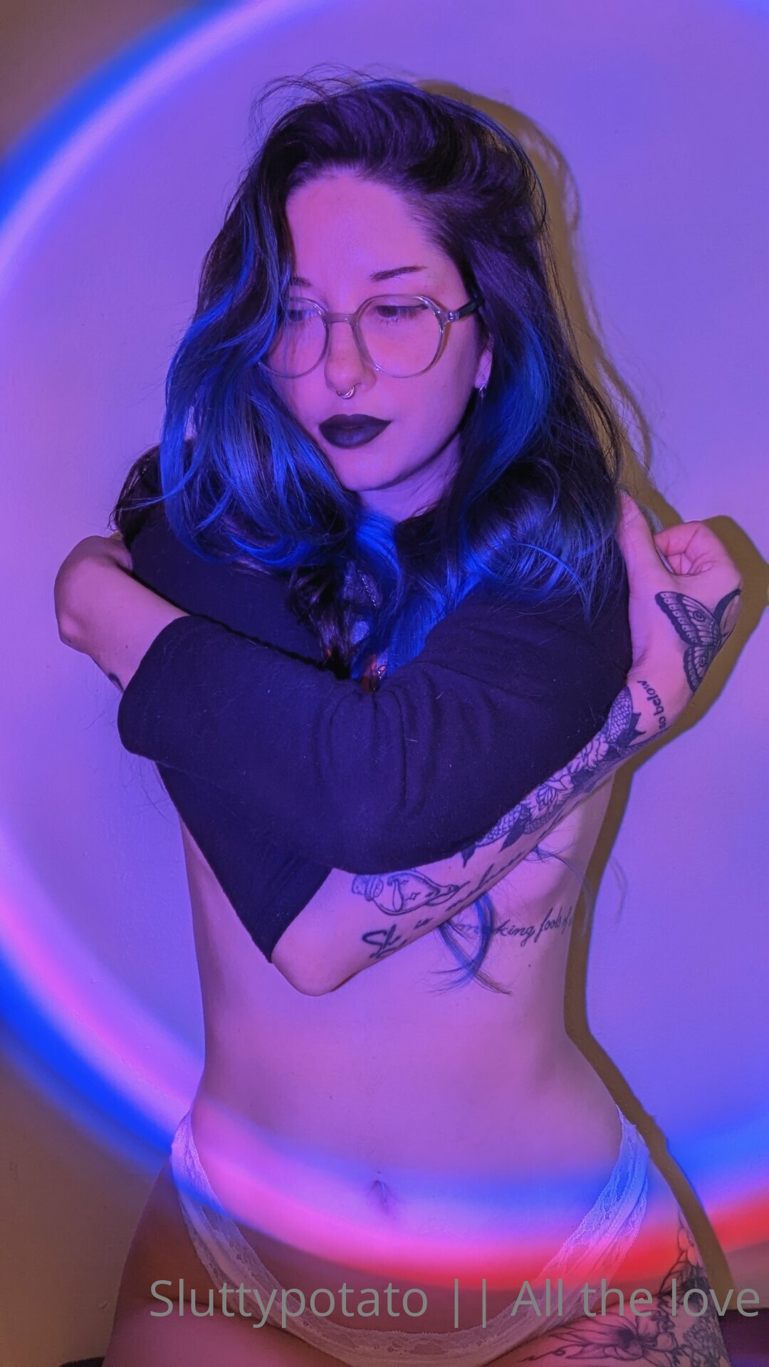 sweater_purple_strip_00009.jpg