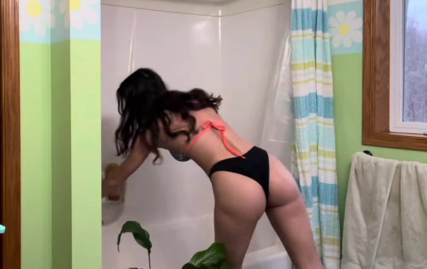 vlcsnap-2025-11-11-23h43m52s400.png