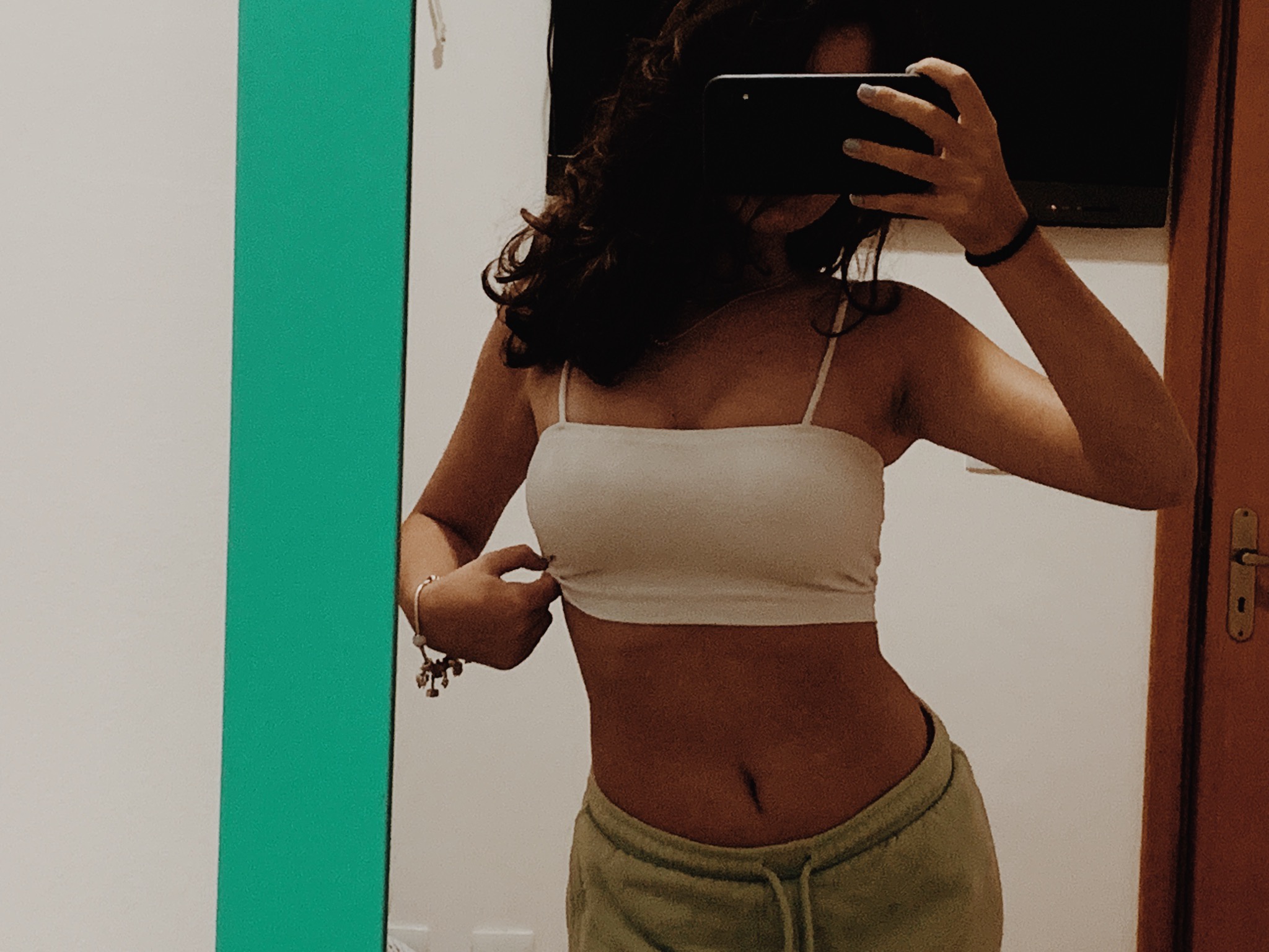 vsco.page_63f7b5b7a734bb1b4ba19250a9c364790ce0709d.jpg