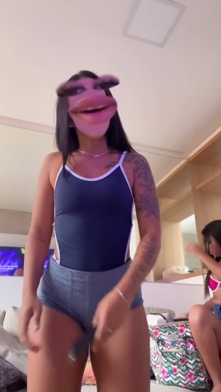 insta-save.net_InstagramStory_lelly_reserva9_3551227640041470735a52c2006bda55841.mp4
