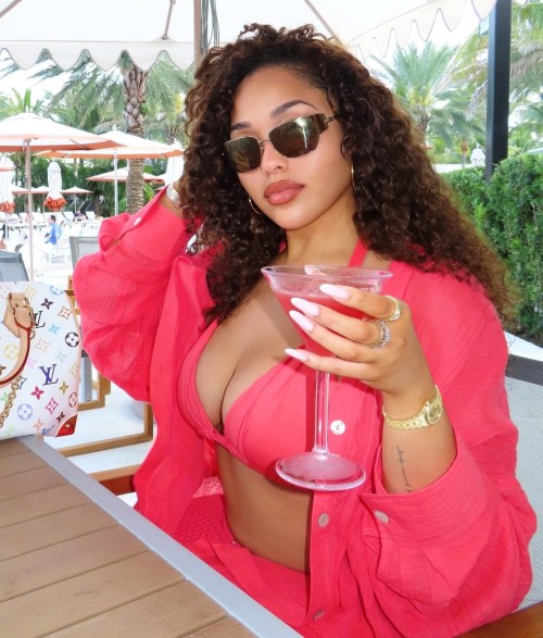 jordynwoods 357955531924981605's2025 3 2 12.28.874 story