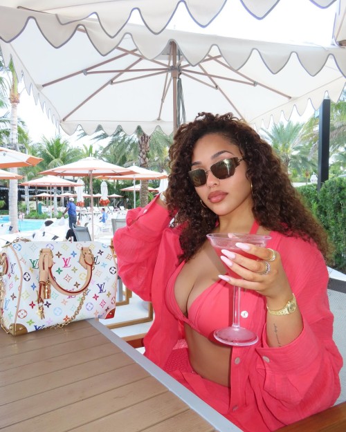 jordynwoods 3579555319249831605's2025 3 2 12.28.874 story