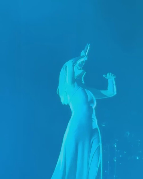 just-goosebumps-and-chills-throughout-the-entire-concert-ily-aurora-sonically-and-all-that-you-stand-for16.mp4_20250206_121733.515f6c3afe11523acaf.jpg