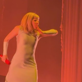 just-goosebumps-and-chills-throughout-the-entire-concert-ily-aurora-sonically-and-all-that-you-stand-for3.mp4_20250206_123032.94492c96d7f48a5681d