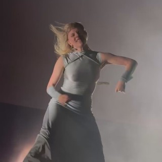 just-goosebumps-and-chills-throughout-the-entire-concert-ily-aurora-sonically-and-all-that-you-stand-for4.mp4_20250206_122739.868ec109e9846cadc63