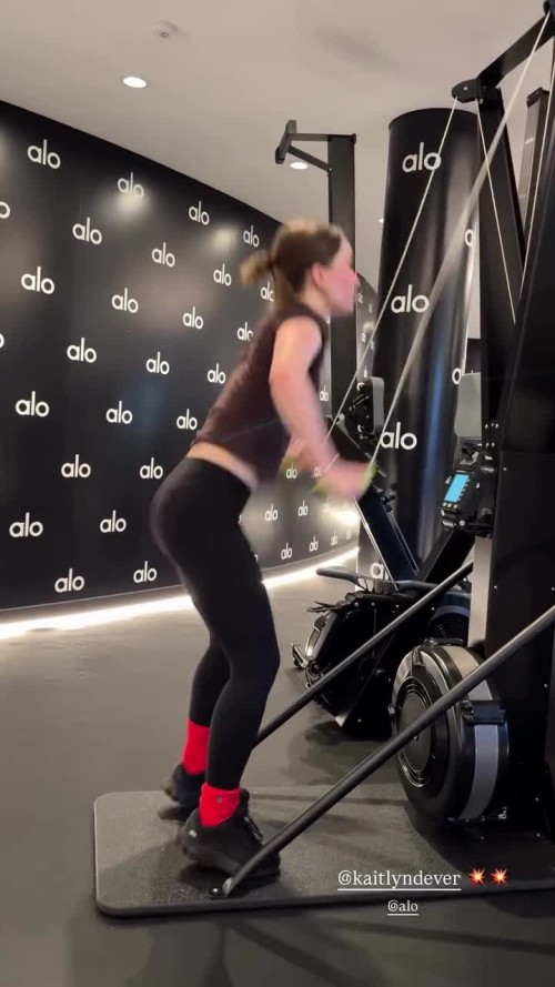 kaitlyn dever 1765557011759