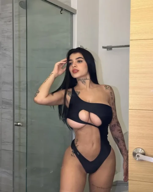 karelyruisz_3644168376418682850219dfb4c6929923d.webp