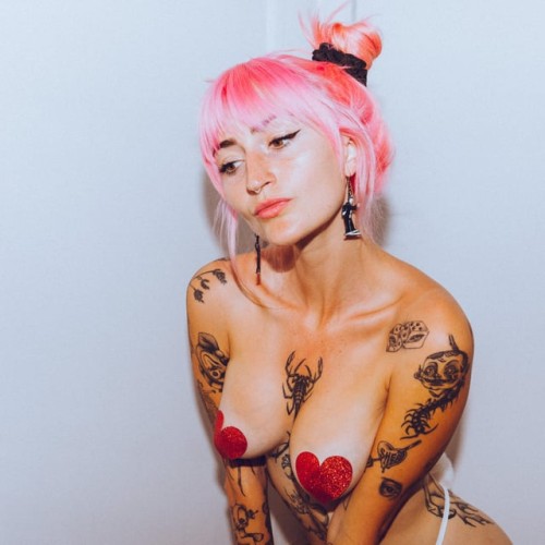 like my titties v0 mg9tohshrnlb1