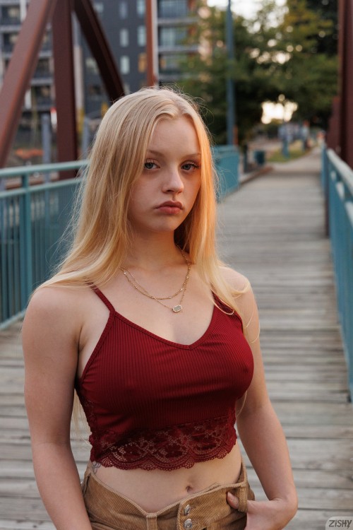 lillymay-00396c8ba1219d0e07aa7f0fa4477e587c04.jpg