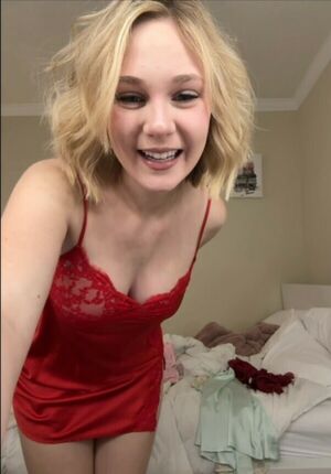 lily-brooks-o-briant-12_0008_300pxb2d3f752e2b35deb.jpg