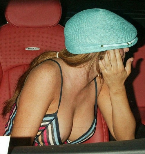 lindsay-lohan-golaya-38addbec18cb968099.jpg