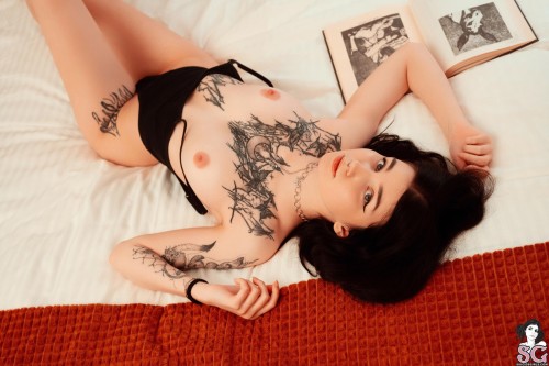 loveletters-cute-darkness-suicide-girls_059f4781bad73c655e.jpg