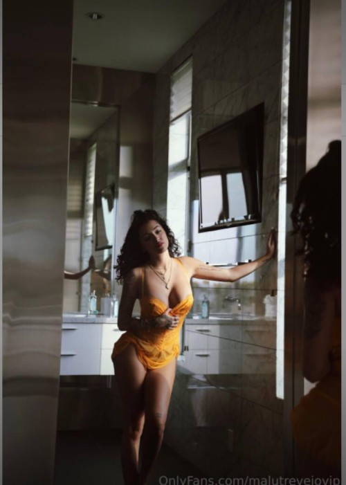 malu_trevejo_sexy_lingerie_teasing_onlyfans_set_leaked-GUXCFZ6eb1b042bc66f47e.jpg