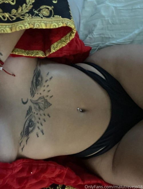 malu_trevejo_topless_robe_thong_onlyfans_set_leaked-LYTPUF2c5765f7bfd46fe8.jpg