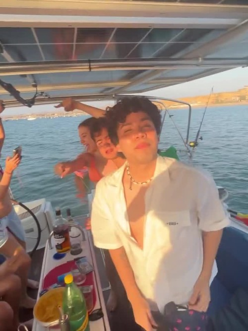 mauno 1754351938 3692093153512113519 1020622881