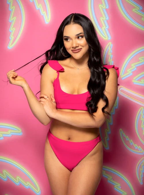 meet-cely-vazquez-looking-love-8778264970d19b0a7ac98c943.webp