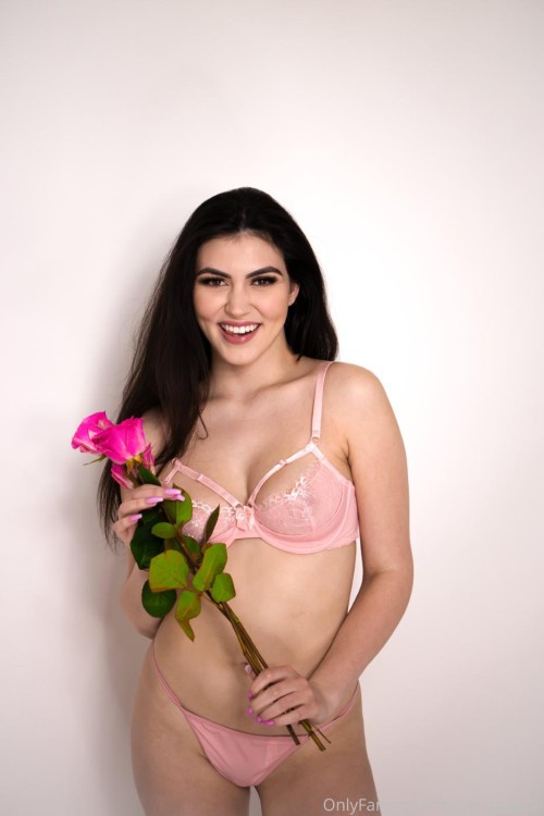 mikaela_pascal_nude_valentines_onlyfans_set_leaked-CCKJOE73bd6678d4b2a78b.jpg