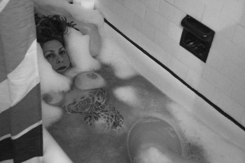 more-fun-in-the-tub-v0-ff9urdw49nqe1a02350572950c7f6.webp