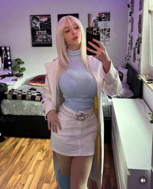 ngl-thought-this-was-an-emma-frost-cosplay-at-first-v0-9wu2dv2fqxfe15580749ebe3cfbb4.webp