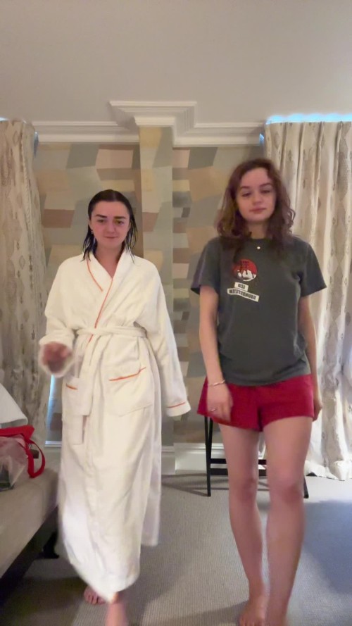 now-were-hungovere45085c62ad35a18.mov