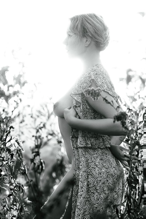 nude wallart blackwhite 7