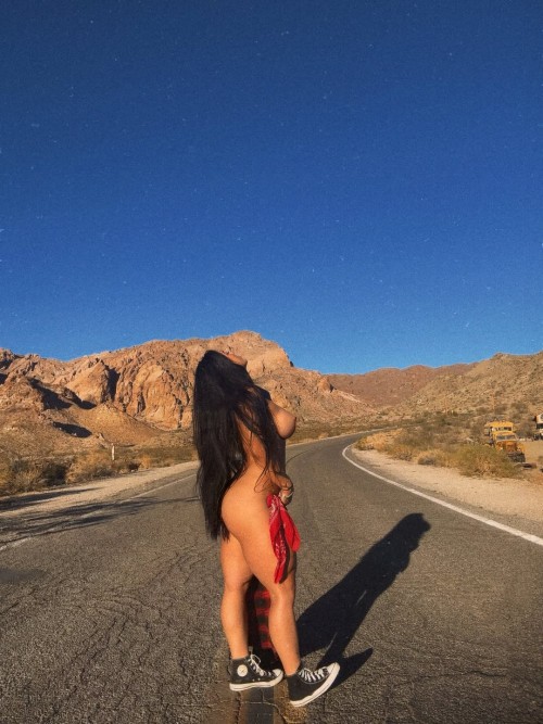 nude.round.boobs.in..M3MY.jpg